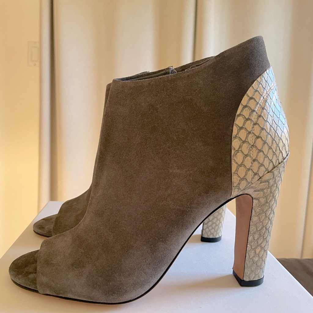 Nwt Vince Sierra Mixed Media Peep Toe Bootie